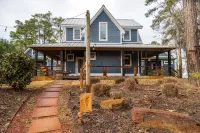 Waterfront Treasure - Main WIE House