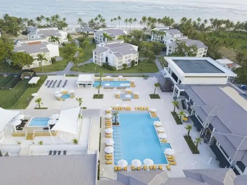 Golden Sands Beachfront 3-bed Penthouse @ Emotions