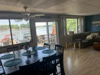 Cozy Koontz lake House right on the water, 30 min to Notre Dame <br> - Homestays