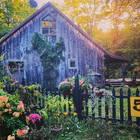 Rustic Charm close to Portland