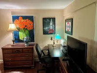 Charming 1-Bedroom Spacious Basement Close to DC - Pets Allowed. - 2-Star