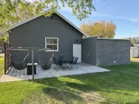 Starry Knight Retreat - spacious 4-bedroom house in charming Ririe with AC, WiFi - Wifi