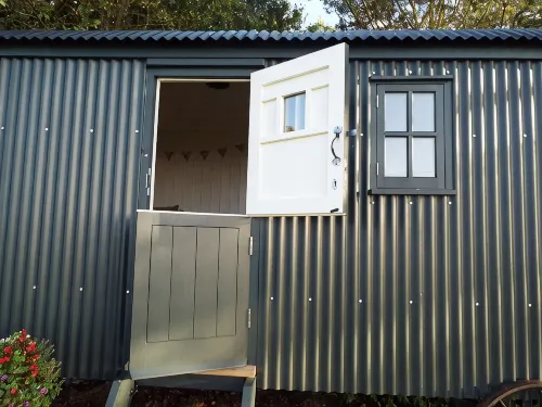 Shepherds Hut with stunning views located on the edge of the peak district
