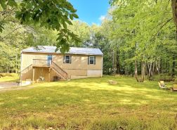 Authentic Working Horse Farm Stay! Quiet, Rural, and Close to Nature!