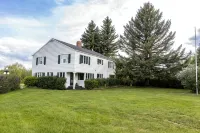 Spacious Home with Stunning Mountain and Golf Course View’s!