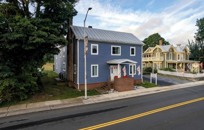 The Sterling- walk to everything Luray has to offer! Chef available