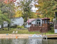 Payne's Lakeside Cottage with Private Beach - 2-Star