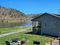 Private Riverfront Cabin Hotels in Grayson County