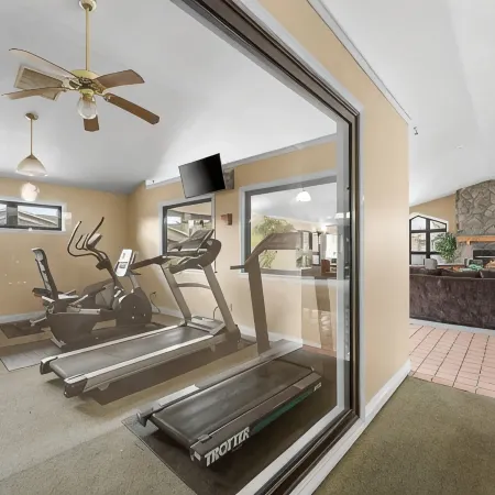 3 Min to Strip! Indoor Pool, Hot tub, Sauna, new!