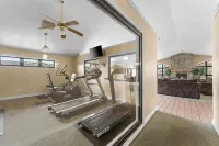 3 Min to Strip! Indoor Pool, Hot tub, Sauna, new! - Condos