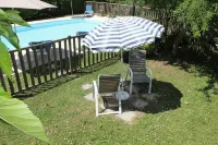 Logis Hotels- Auberge de la Tour - Hôtel et Restaurant - Pools