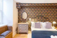 STUNNING City Centre Living - with parking - balcony