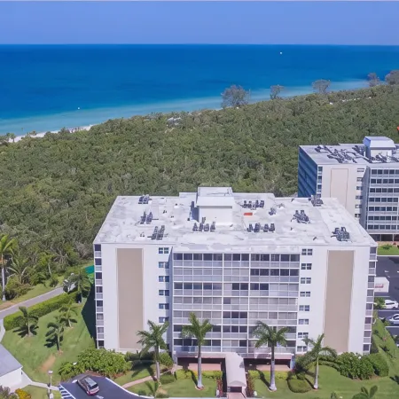 Spectacular unobstructed GULF, BAY and SUNSET view, 5 minutes walk to the beach.