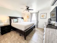 Walking distance to the Gorgeous Sapphire Beach!