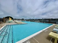 2 BR Kitty Hawk Condo: Heat/AC, WiFi, Pool, Tennis & Pickleball Near Ocean