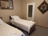 Oqsaroy Samarkand Guest House - Bed and Breakfasts