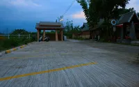 Pai Vintage Garden Resort - parking