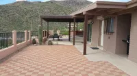 AWESOME Sunsets by the Heated Pool, putting green, hot tub & Tucson Night Lights