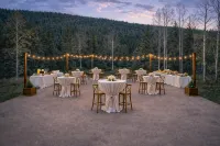 Secluded log cabin along serene Hurd Creek ♥ - Chalets
