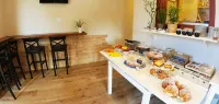 Hotel Rio Claro - breakfast
