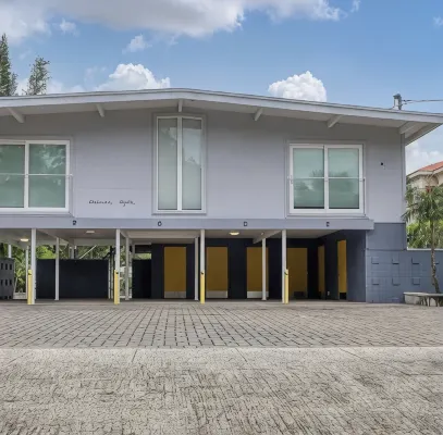 1st floor apt B. 1 mile from waterfront and downtown. Just 2 miles from beach! - Condos
