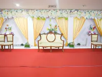 RedDoorz Plus Near Pelabuhan Bitung Hotels in Bitung
