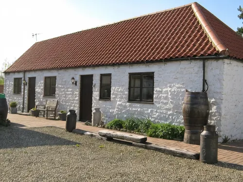 North End Farm Country Guest House - parking