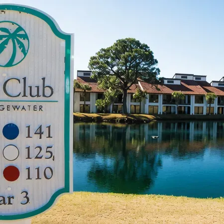 Snowbird Winter Availability.  1 Bedroom 2 Bath Golf Villa. Heated Pools