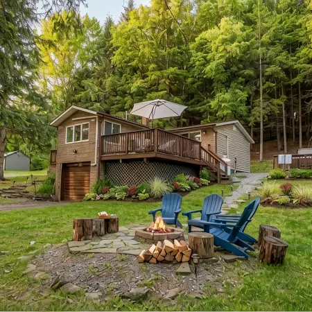 Free 50 Amp EV Charger Modern New, HotTub, A/C, Webber Grill, 2 Decks, FirePit