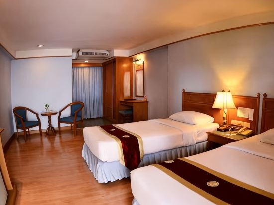 Silom Village Inn