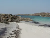 Tranquil Loch side cottage in the Hebrides - Country Houses