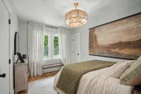 Recently Remodeled! Charming 2-bedroom bungalow in terrific DSM neighborhood - 방갈로