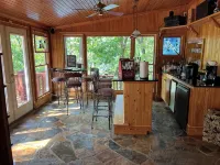 3-bedroom house in charming White with WiFi and AC. Lakefront lake Allatoona