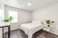 Charming Modern Home with Koi Pond & Spacious Backyard – Sleeps 6 - 3-Star