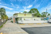 Cozy 1-bedroom apartment in Melbourne on the Indian River. Newly Renovated