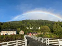 Comfortable  studio apartment Blairmore near Dunoon. Views to Pier & Loch Long.
