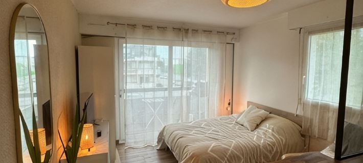 Cosy apartment with balcony + parking - quiet 2 steps from downtown Hoteles en Cherburgo