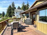 Delightful 3-bedroom house with WiFi in Juneau, AK, centrally located. - Homestays