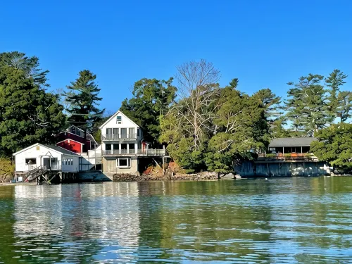 Beautiful Oceanfront House- Stunning Water Views - 3 tähden