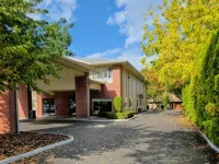 Quality Inn & Suites Wilsonville - parking