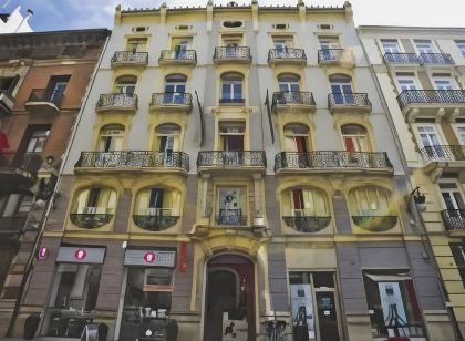 Red Nest Hostel