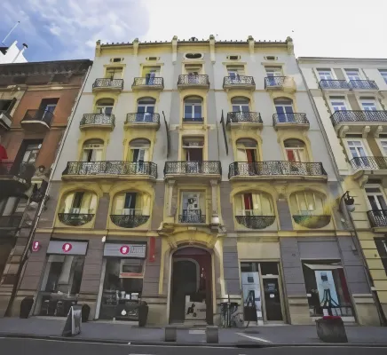 Red Nest Hostel