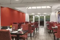 Ramada by Wyndham London Stansted Airport - breakfast