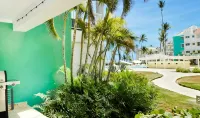 Beachfront Oversized 1 Bedroom Condo, Playa Turquesa - 2-Sterne