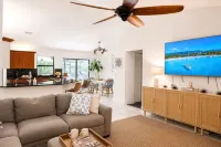 Beautiful Home with Sauna & Heated Pool-Spa, 5min from Beaches, close to Airport - Wi-Fi