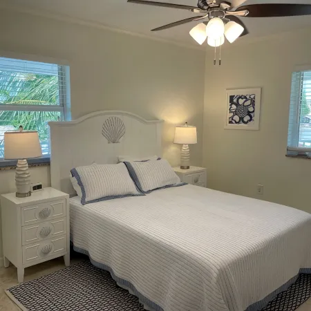 Large Full Duplex with Pool / Hot tub Pet Friendly  581- 591 10th Street