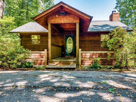 Hilltop Hideout❤️: 2 Mins from Gatlinburg Parkway