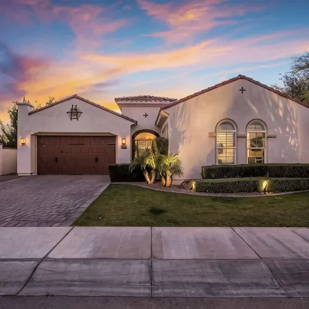Ritz Waters at Ocotillo, Heated Pool, 5Br/3.5 Bath