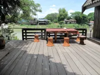 Ayothaya Riverside House Hotels near معبد وات شايواتثانارام