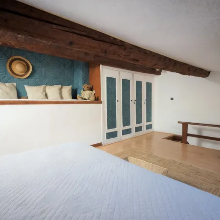 Rare Cassis duplex apartment, 5 minutes from the beach and port on foot